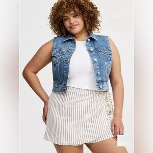 Torrid Beach Linen Side-Tie Skort in Pinstripe Whisper White Plus Size 2